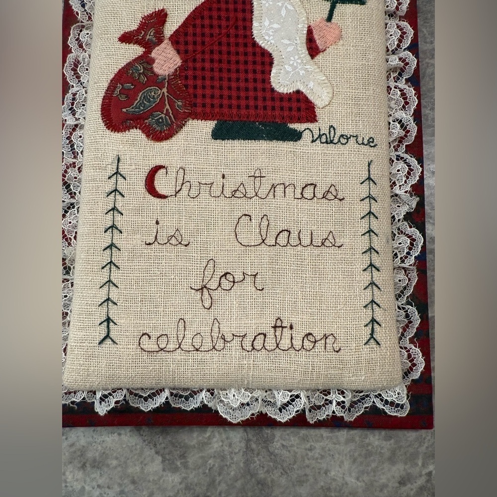 Vintage 80’s Christmas Santa paisley Folk art photo album/recipe card holder EC - Picture 2 of 6